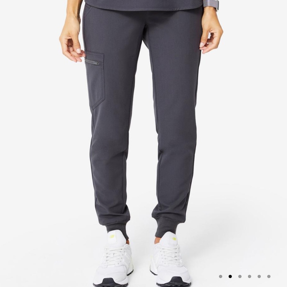 NWT Charcoal Zamora Figs XL